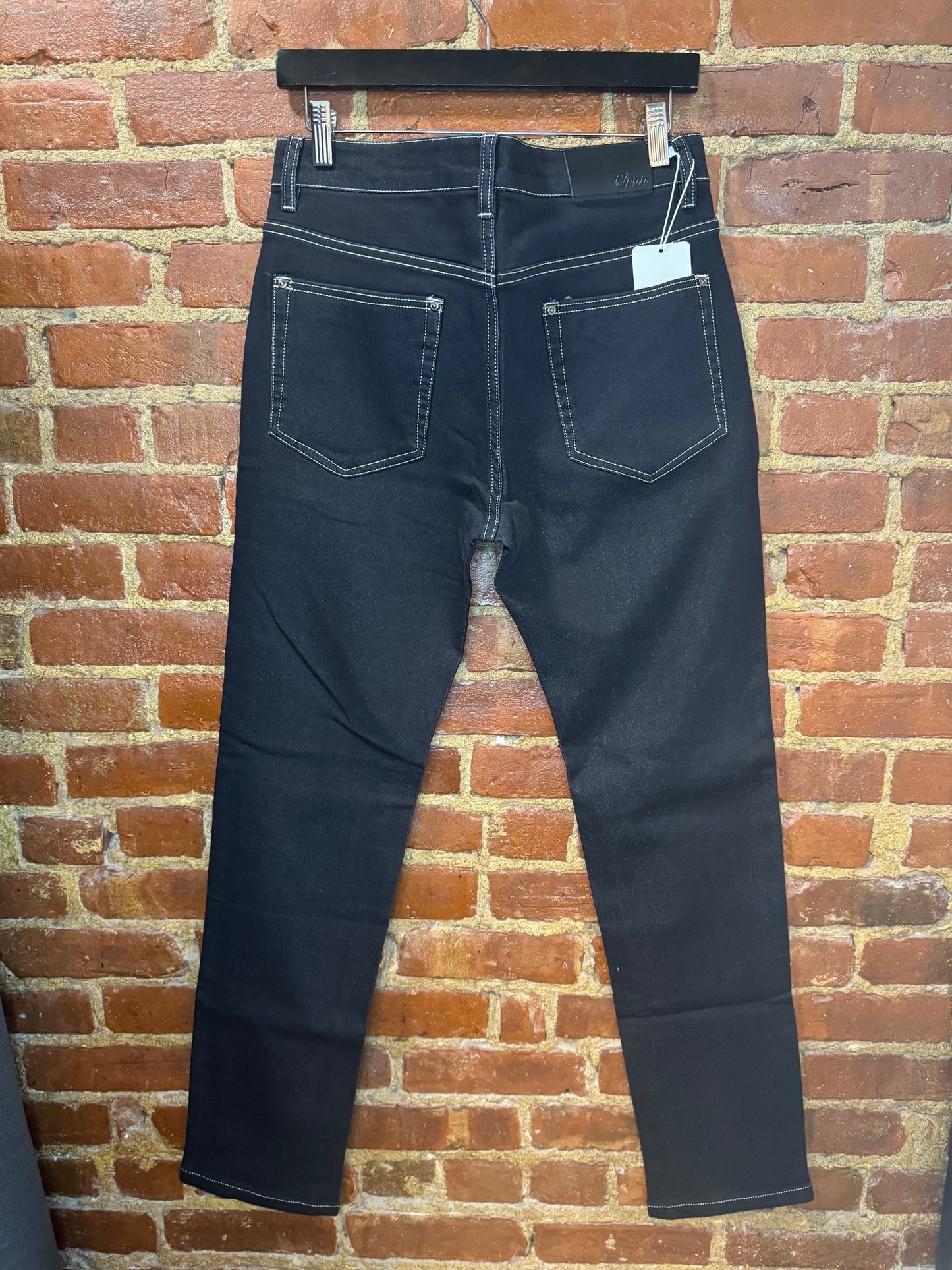 ORAN Black Straight-Leg Jeans with Contrast Stitching