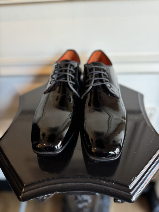 Timeless Black Patent Leather Oxford Shoes