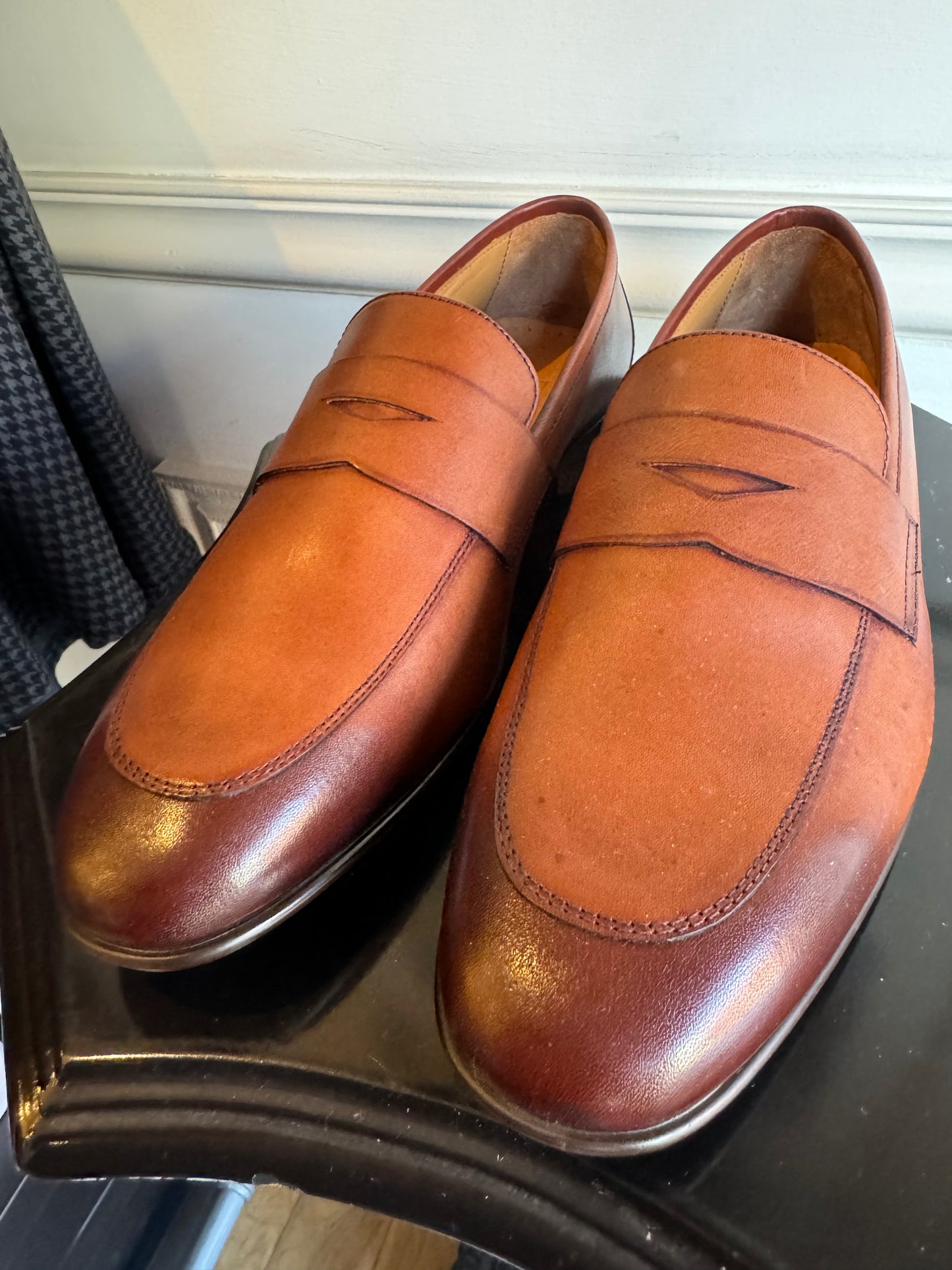 Stylish Brown Leather Loafers for Modern Elegance