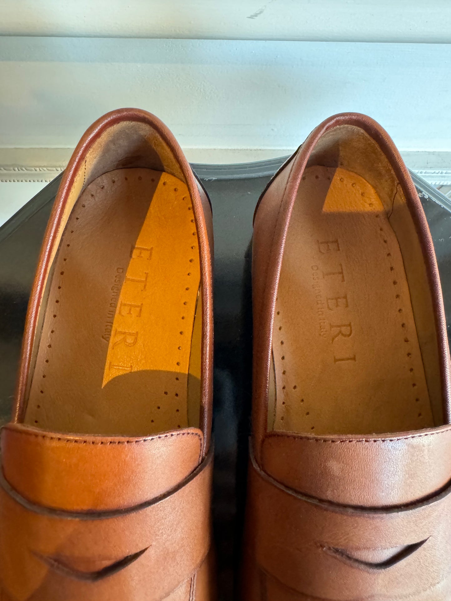 Stylish Brown Leather Loafers for Modern Elegance