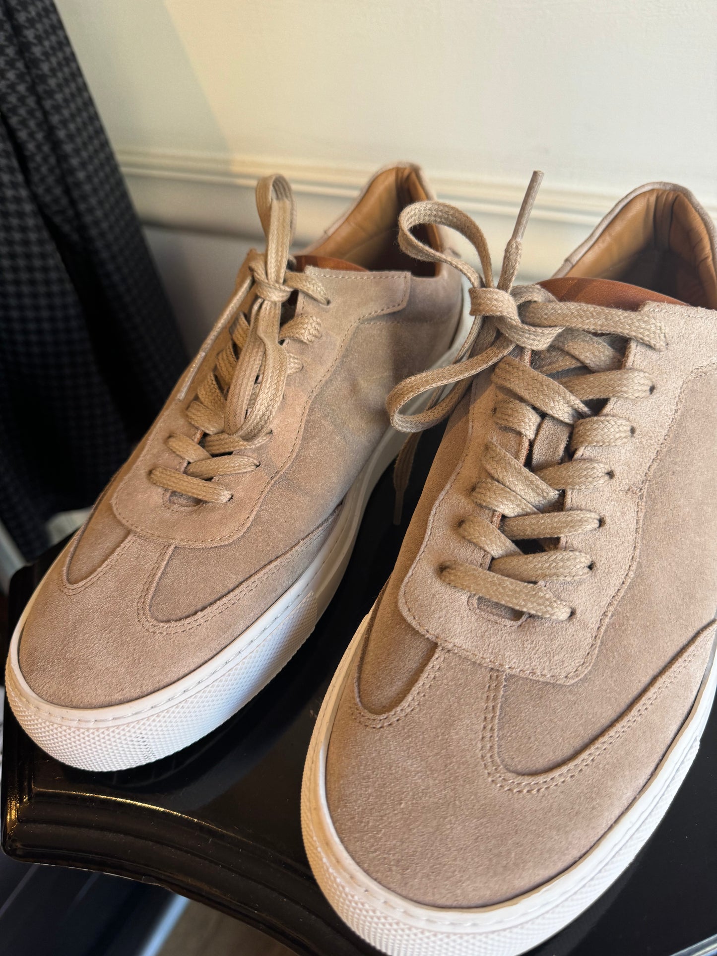 ETERI Beige Suede Sneakers