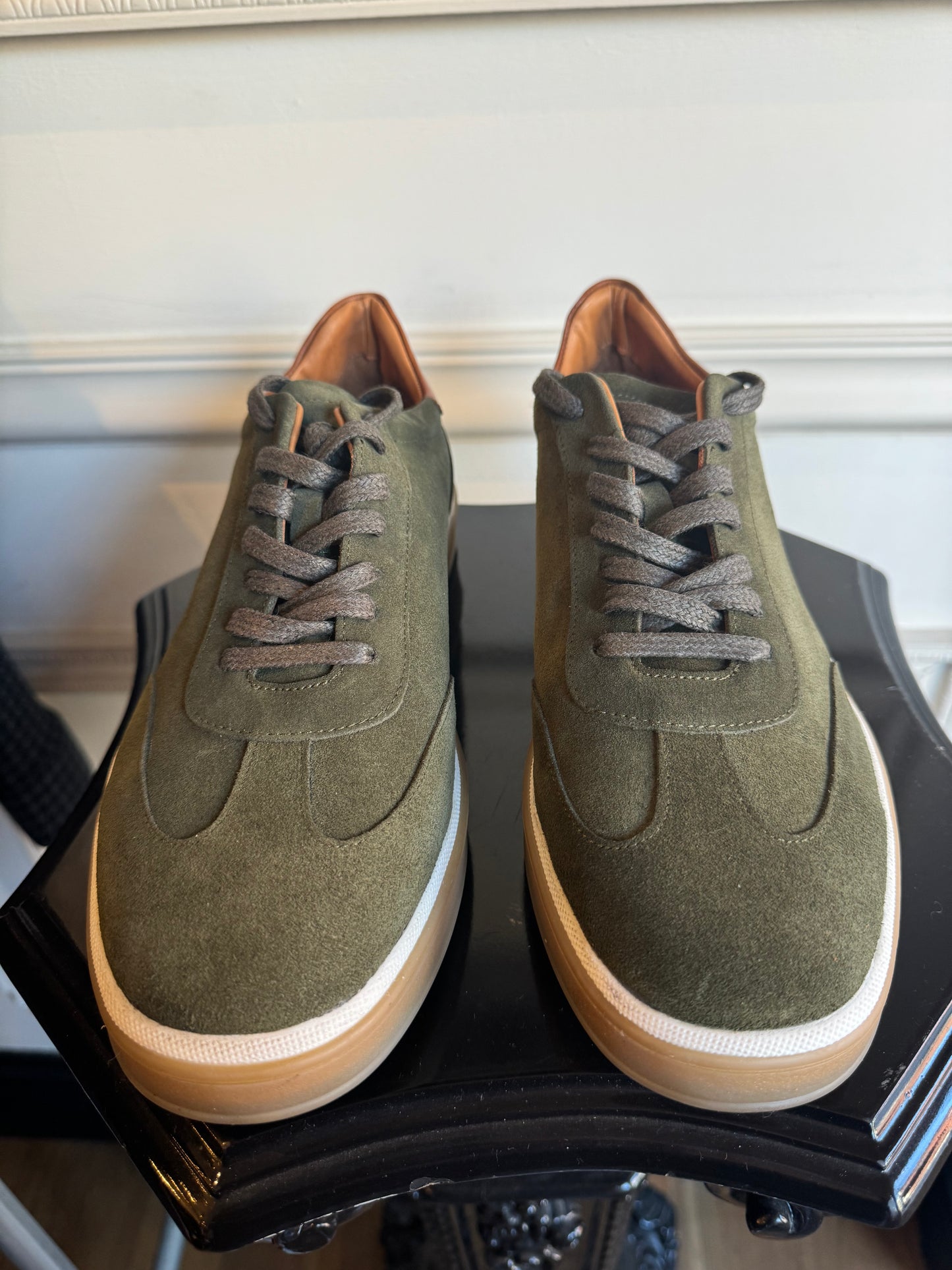 ETERI Trendy Olive Green Suede Sneakers