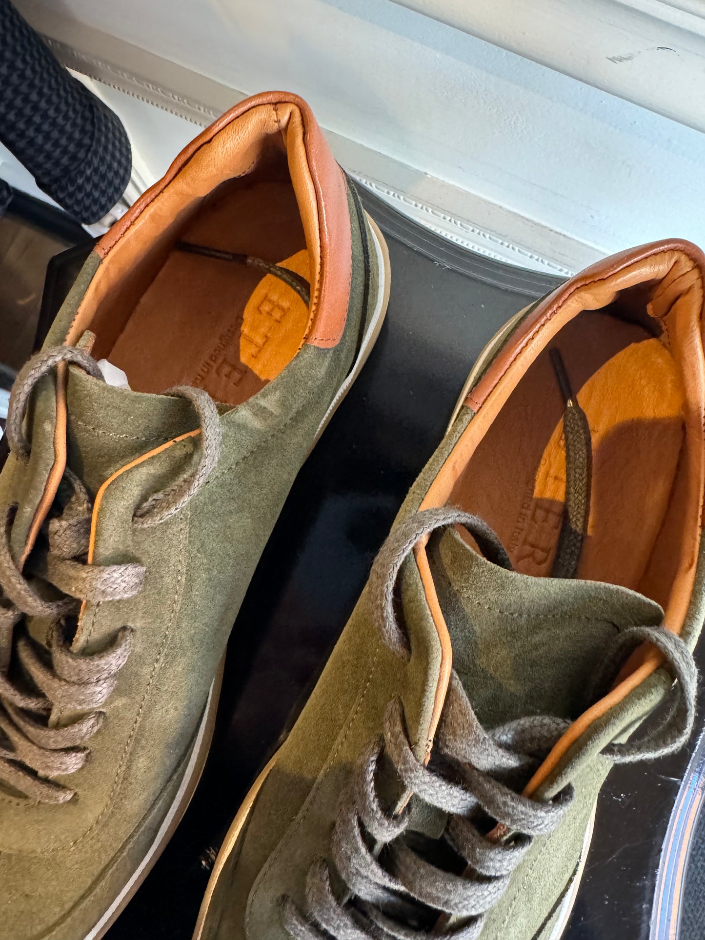 ETERI Trendy Olive Green Suede Sneakers