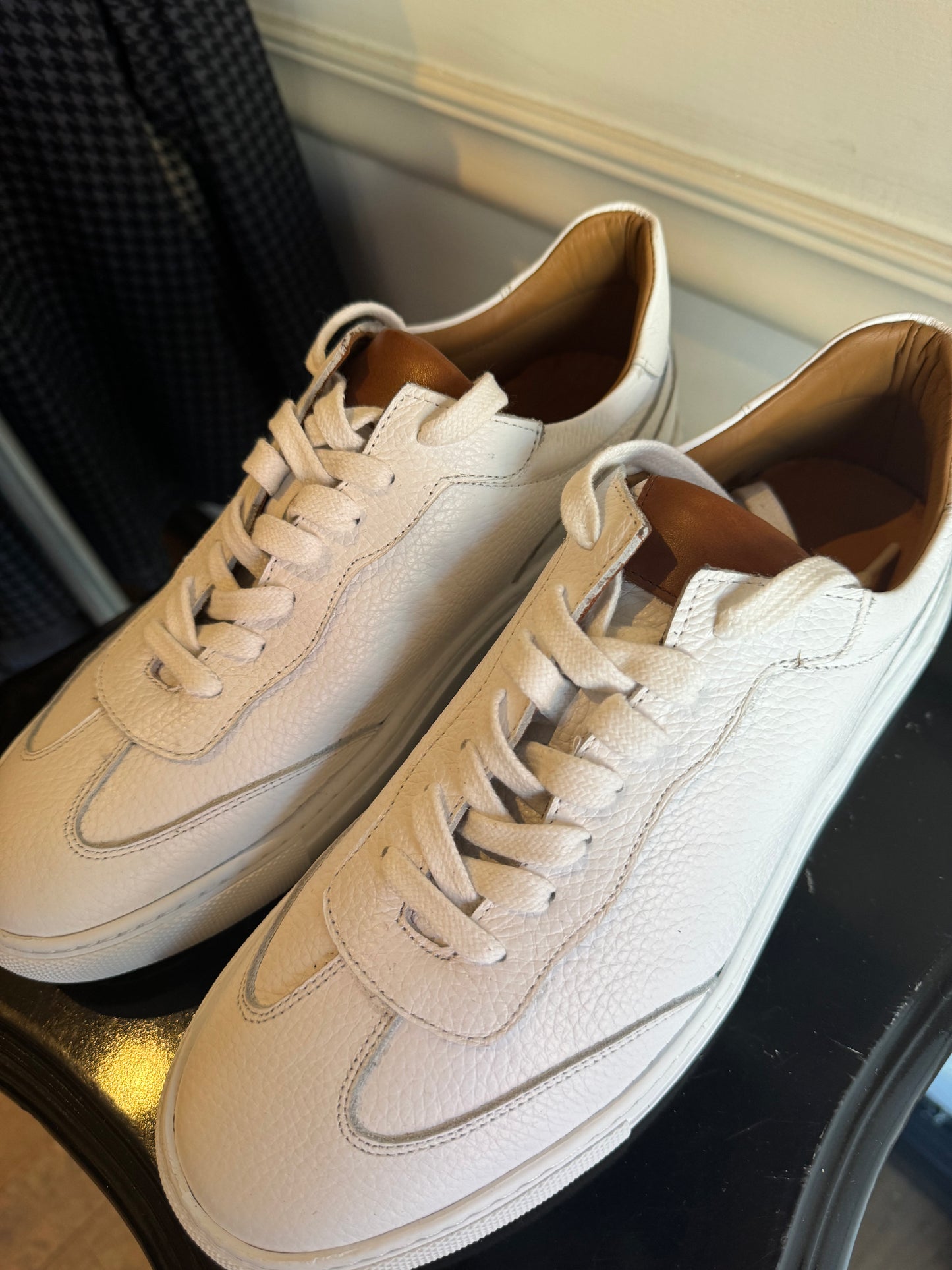 ETERI Premium White Textured Leather Sneakers